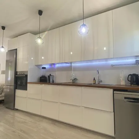 Con Patio Privado Con Barbacoa Y Piscina Cerca De La Playa Holiday home *