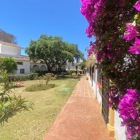 Holiday home Con Patio Privado Con Barbacoa Y Piscina Cerca De La Playa Marbella