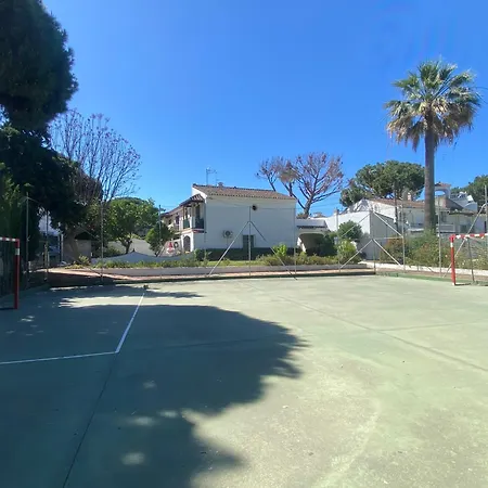 Con Patio Privado Con Barbacoa Y Piscina Cerca De La Playa * Marbella