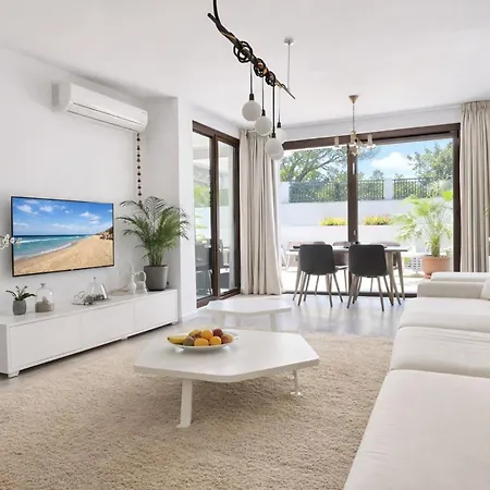 Casa Elviria Con Gran Piscina Comunitaria, Wi-fi Y Aire Acondicionado A 1 Kilometro De La Playa Hébergement de vacances