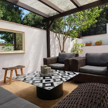Casa Elviria Con Gran Piscina Comunitaria, Wi-fi Y Aire Acondicionado A 1 Kilometro De La Playa