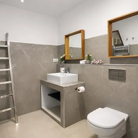 Casa Elviria Con Gran Piscina Comunitaria, Wi-fi Y Aire Acondicionado A 1 Kilometro De La Playa Holiday home Marbella