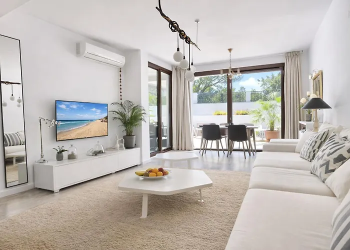 Casa Elviria Con Gran Piscina Comunitaria, Wi-fi Y Aire Acondicionado A 1 Kilometro De La Playa Ferienhaus