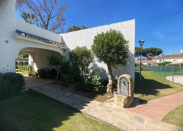 Casa Elviria Con Gran Piscina Comunitaria, Wi-fi Y Aire Acondicionado A 1 Kilometro De La Playa Ferienhaus Marbella