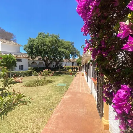 Casa Elviria Con Gran Piscina Comunitaria, Wi-fi Y Aire Acondicionado A 1 Kilometro De La Playa Feriehus Marbella